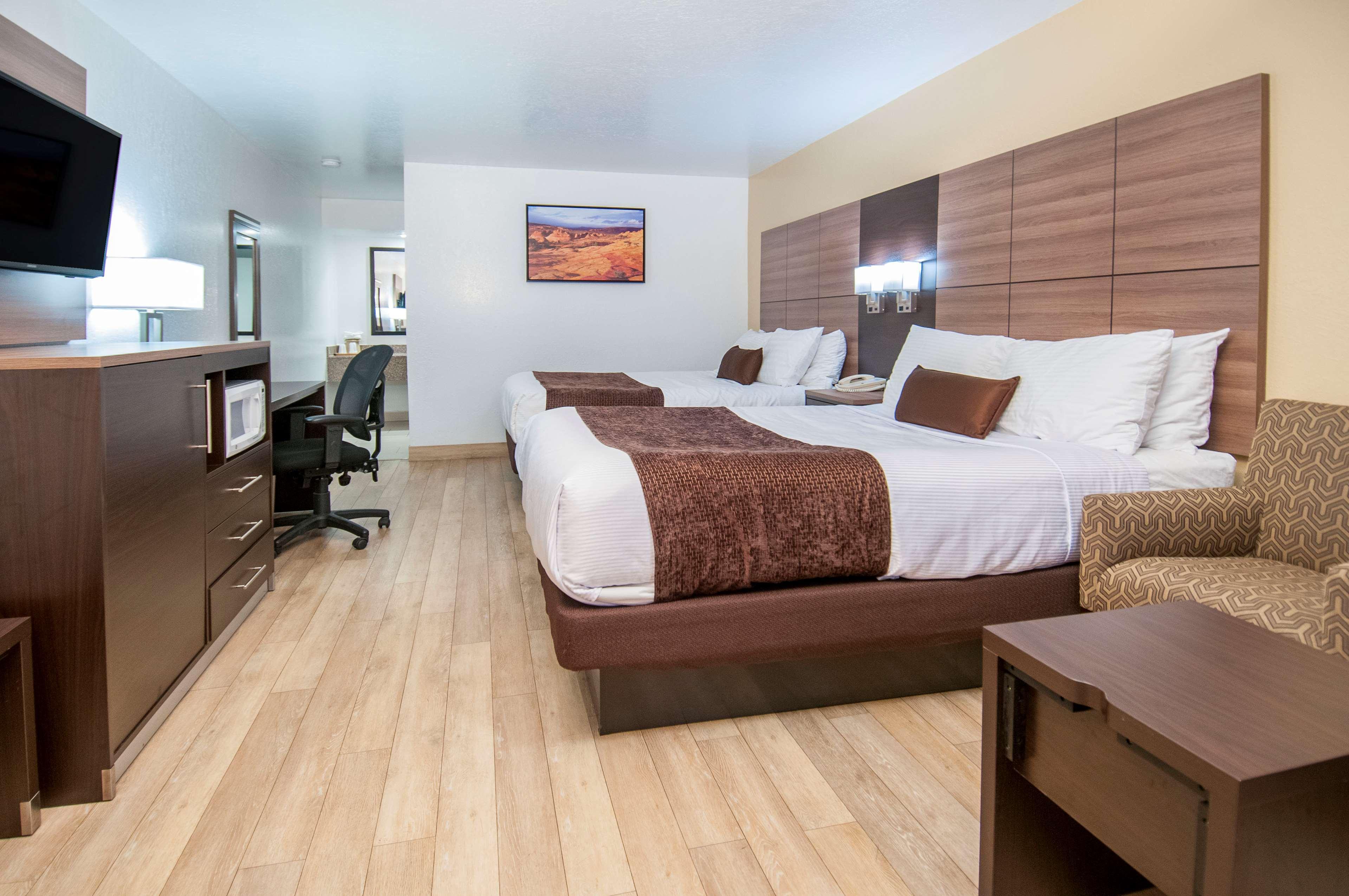 Western Hotel 2*