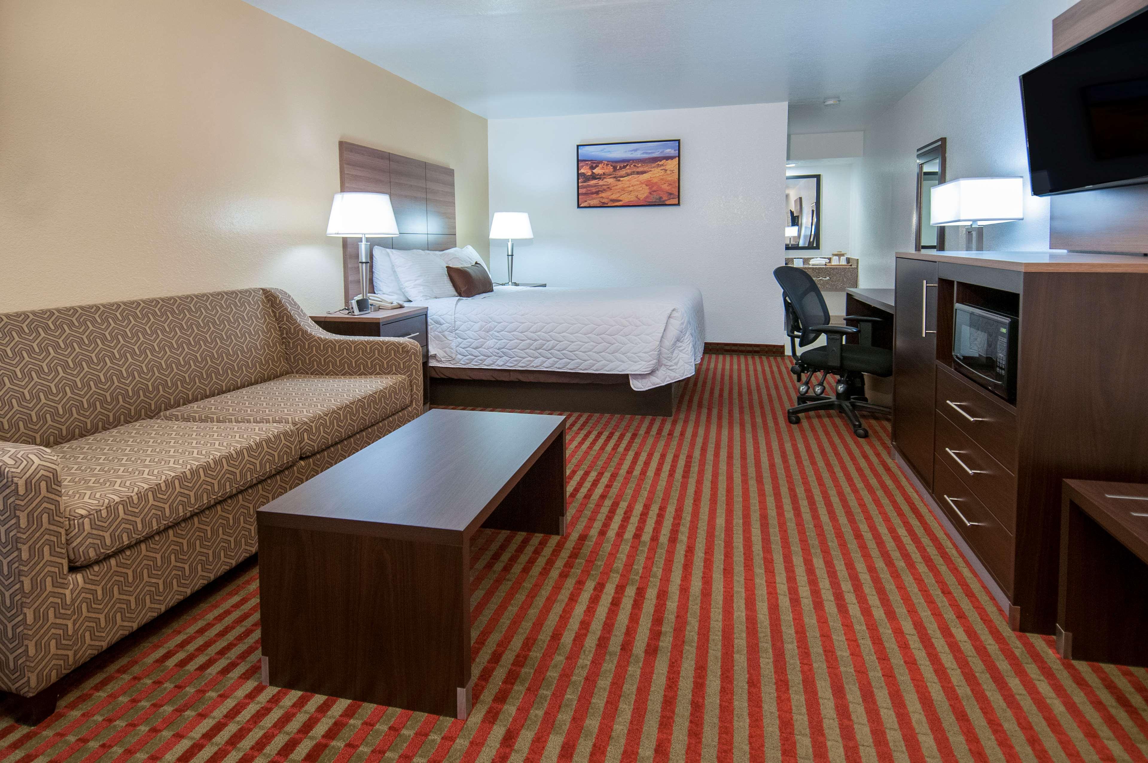 Western Hotel 2*